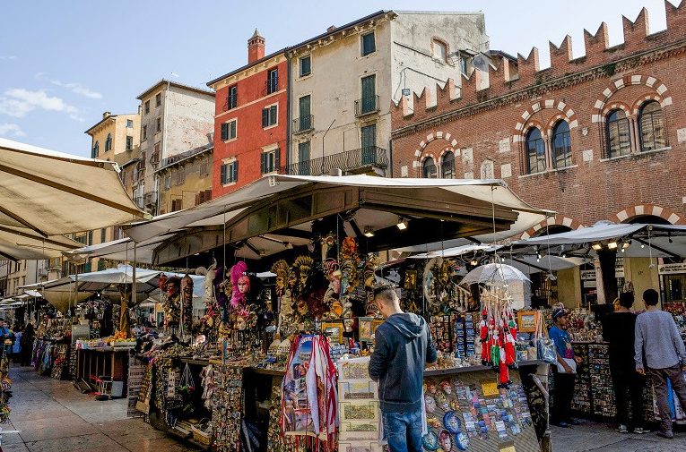 el mercado de los turistas