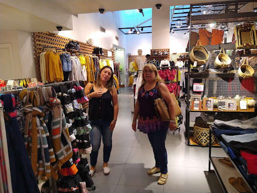 Ta-Ta Salto Shopping