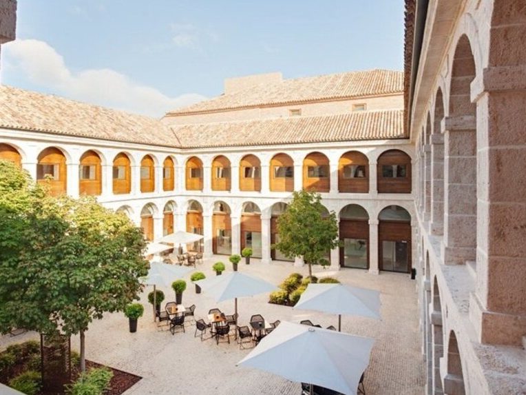 parador