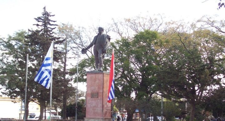 plaza artigas de sauce