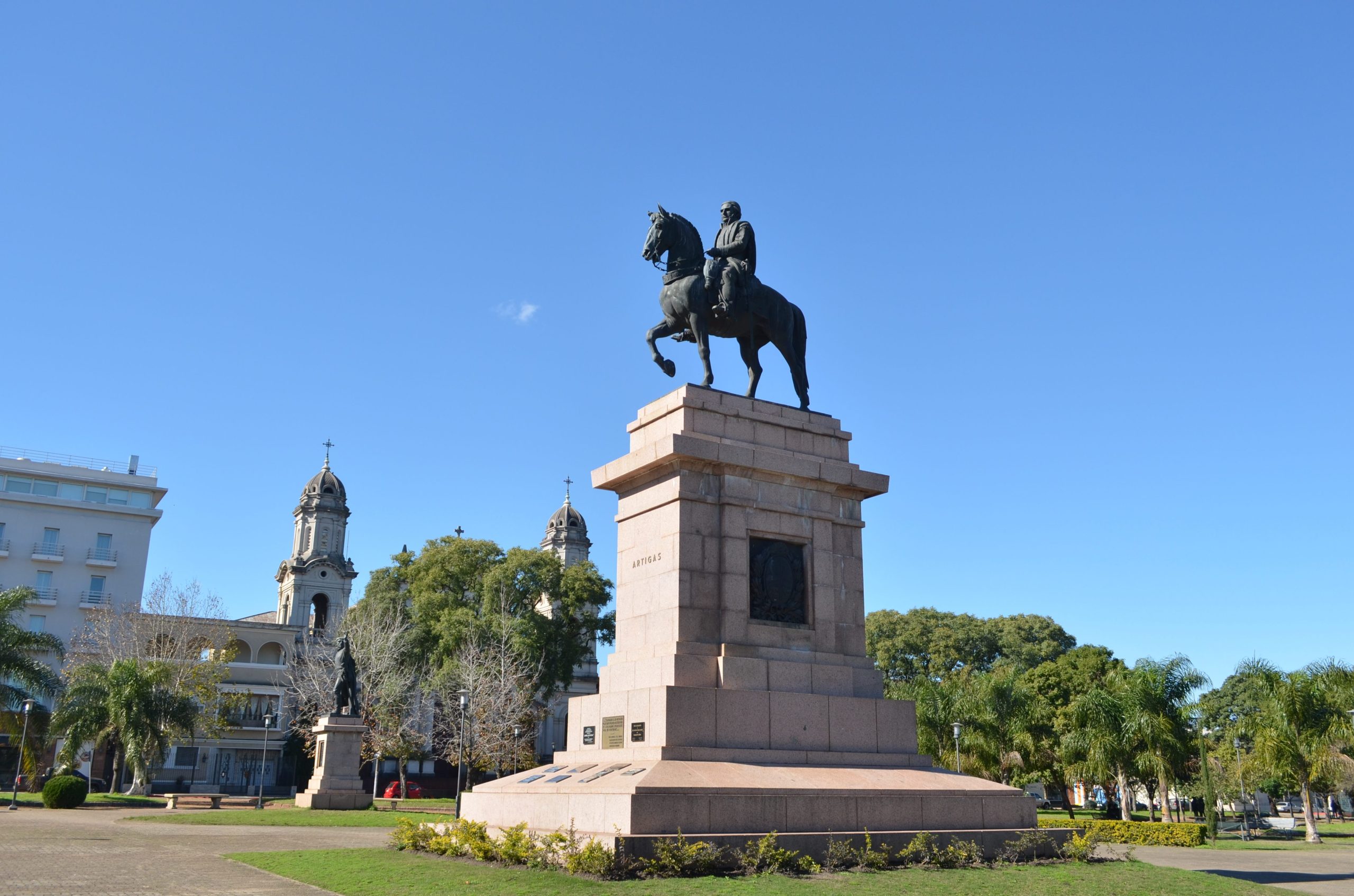 plaza artigas scaled